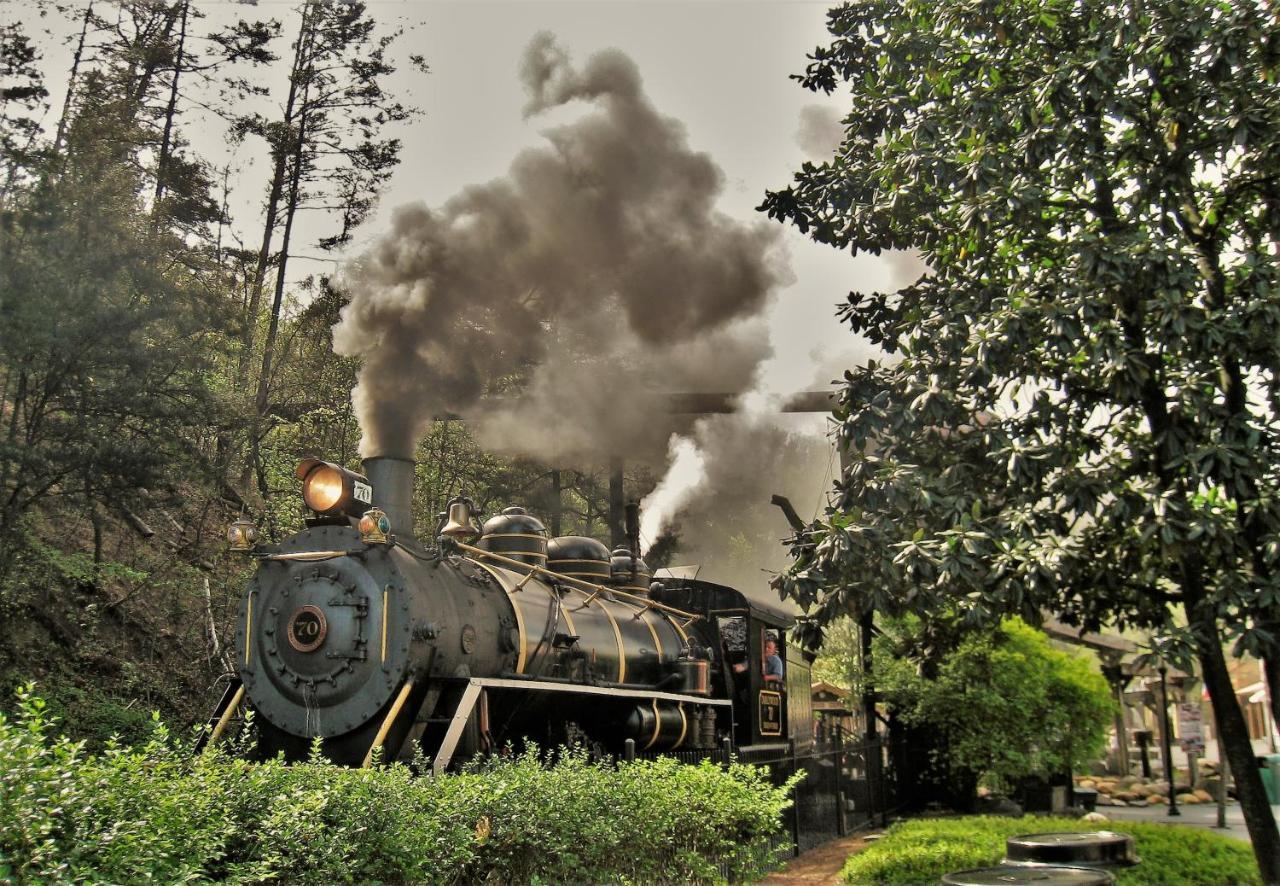 Ober Hideaway, Hot Tub, Wifi, 1089 Free Tickets Each Paid Day, Dollywood And More Gatlinburg Eksteriør billede